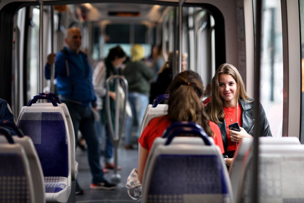 Transdev tramway streetcar passagers passengers transport public transit mobility compagny mobilité voyageurs travelers