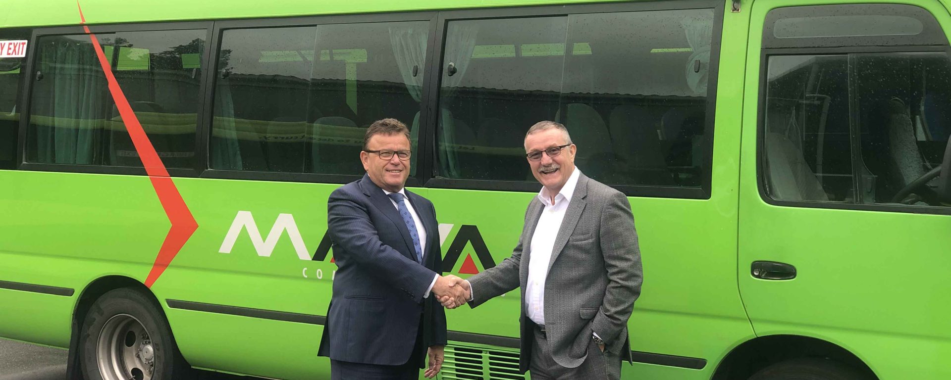 CEO-Transdev-mana-coach-services-handover